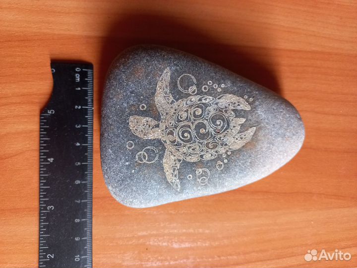 Камень морской с гравировкой Черепашка