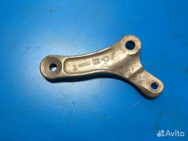 Кронштейн стойки штанги стабилизатора левый BMW 5