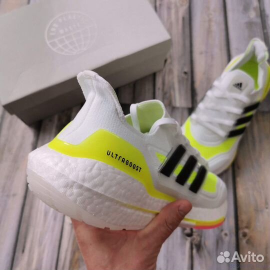 Беговые кроссовки adidas ultraboost