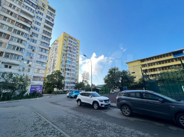 Торговая площадь с арендатором, 71.8 м²