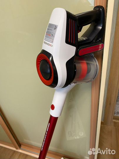 Пылесос ручной (handstick) Redmond RV-UR370