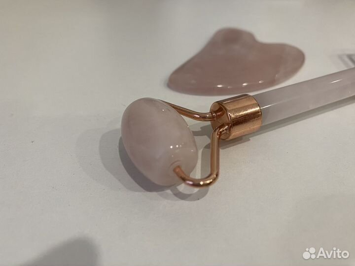 Скребок гуаша и роллер для лица