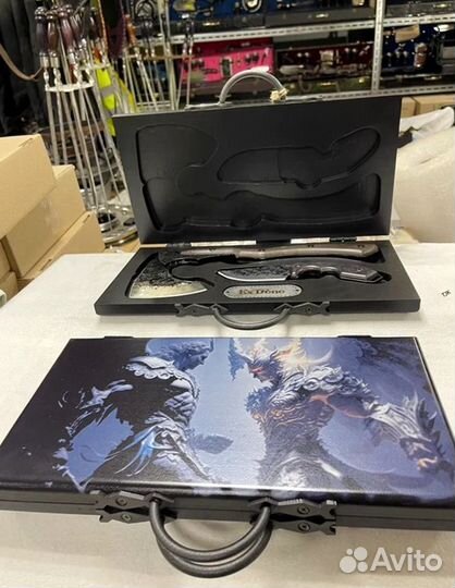 Топор и нож в кейсе из массива дерева карагач