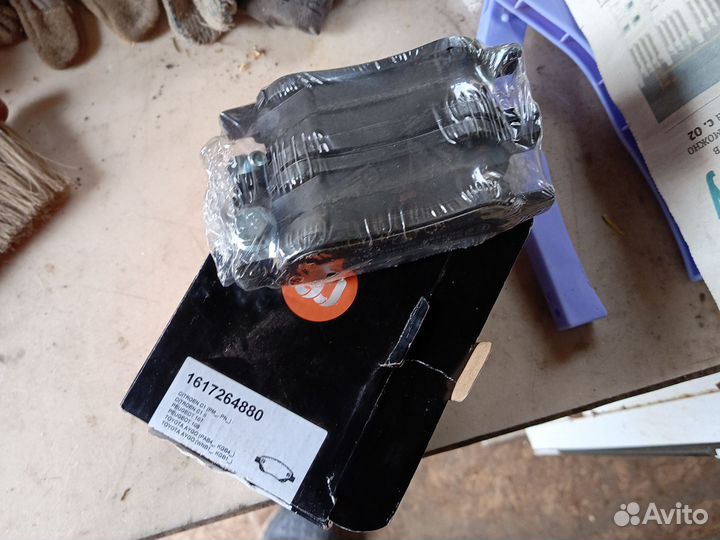 Колодки тормозные передние Пежо 107