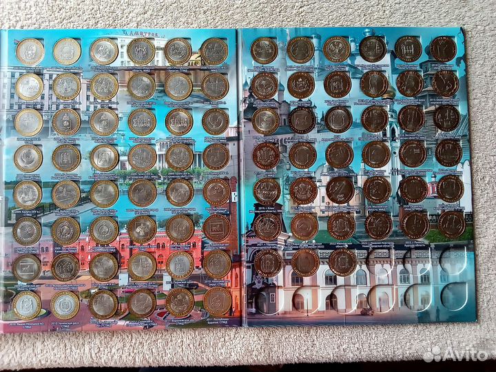 Набор биметаллических монет 135 штук в альбоме