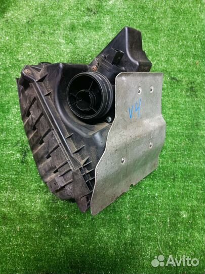 Корпус воздушного фильтра Ауди А4 Б7 дизель 2,0