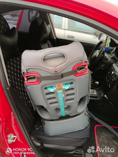 Автомобильное кресло