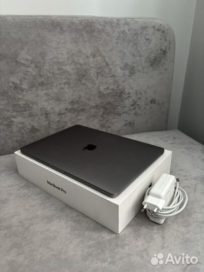 Macbook pro 13 2019 256gb на i5