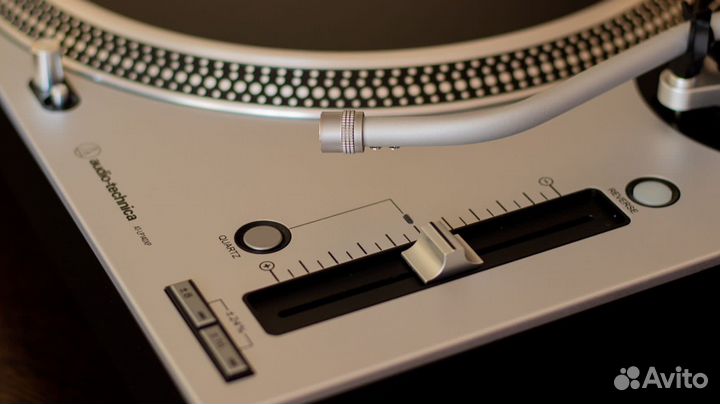 Проигрыватель винила Audio-Technica AT-LP140XP