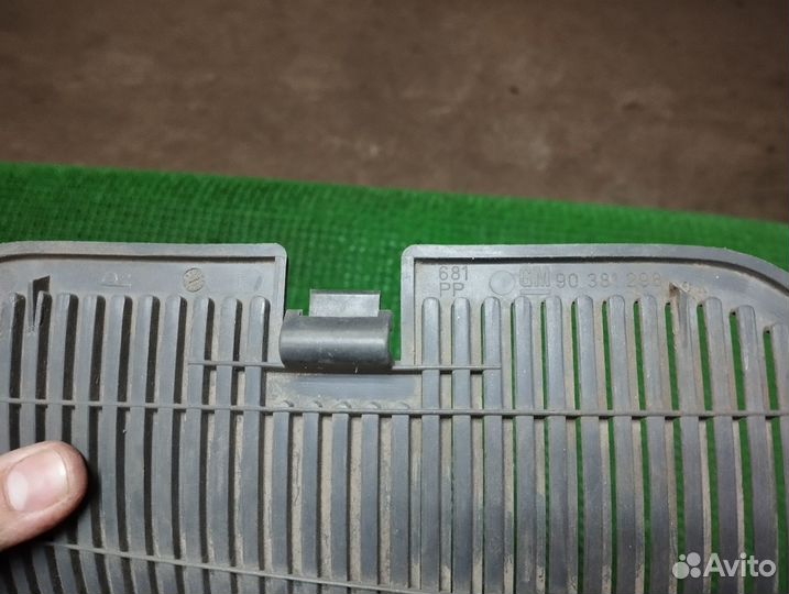 Крышки фонарей задние Opel Astra F