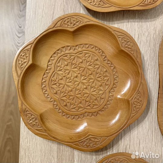 Набор декоративных тарелок из кедра