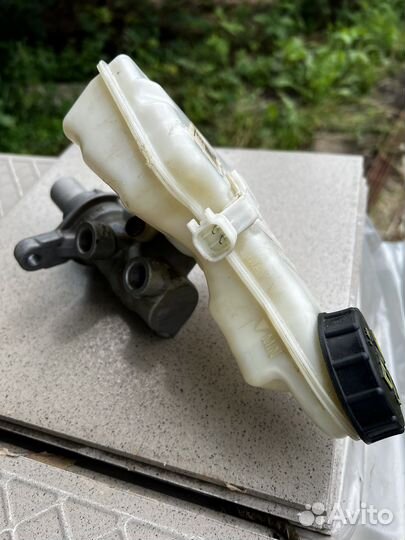 Главный тормозной цилиндр Форд Фокус 3