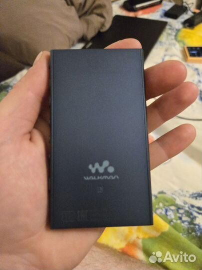 Sony Walkman NW-A105 + Hi-Res Sony WI-1000X