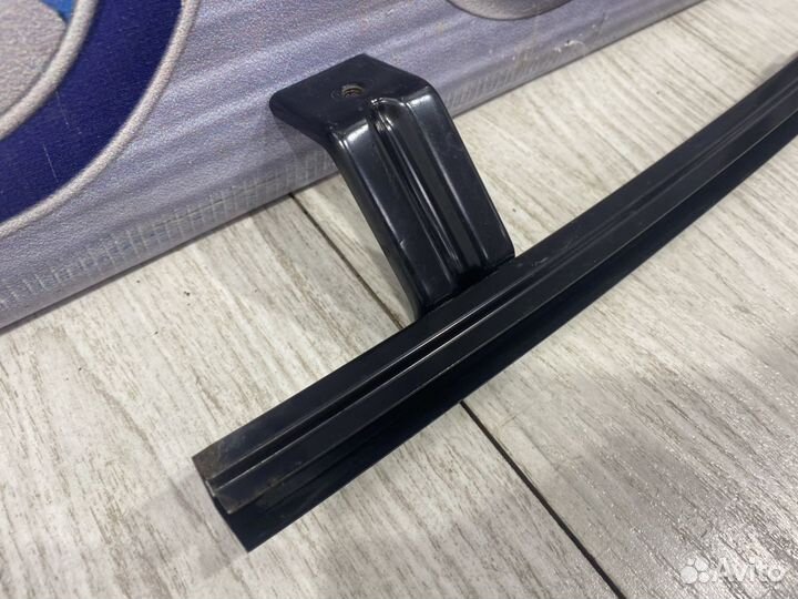 Направляющая стекла Nissan almera G15 Прав