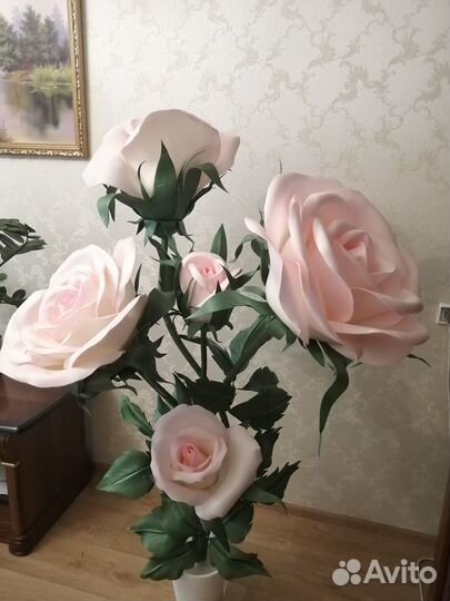 Светильник - куст розы с бутонами (из изолона)