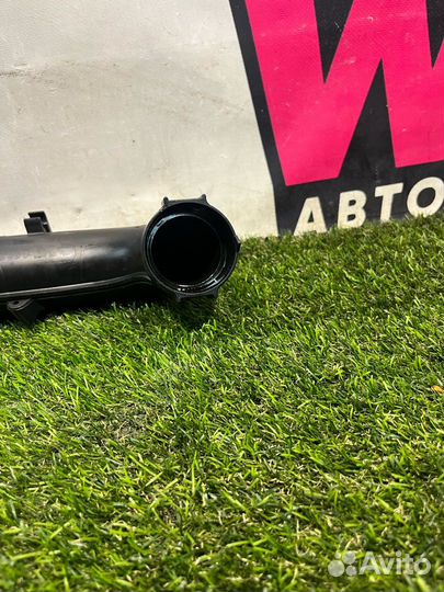 Патрубок интеркулера Volkswagen Jetta 7 2019