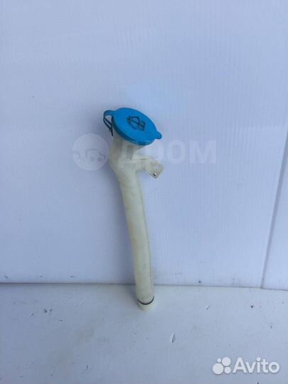 Заливная горловина бачка омывателя Infiniti Fx35