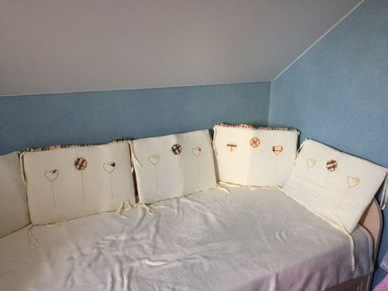 Бортики в детскую кроватку, балдахин и одеялко