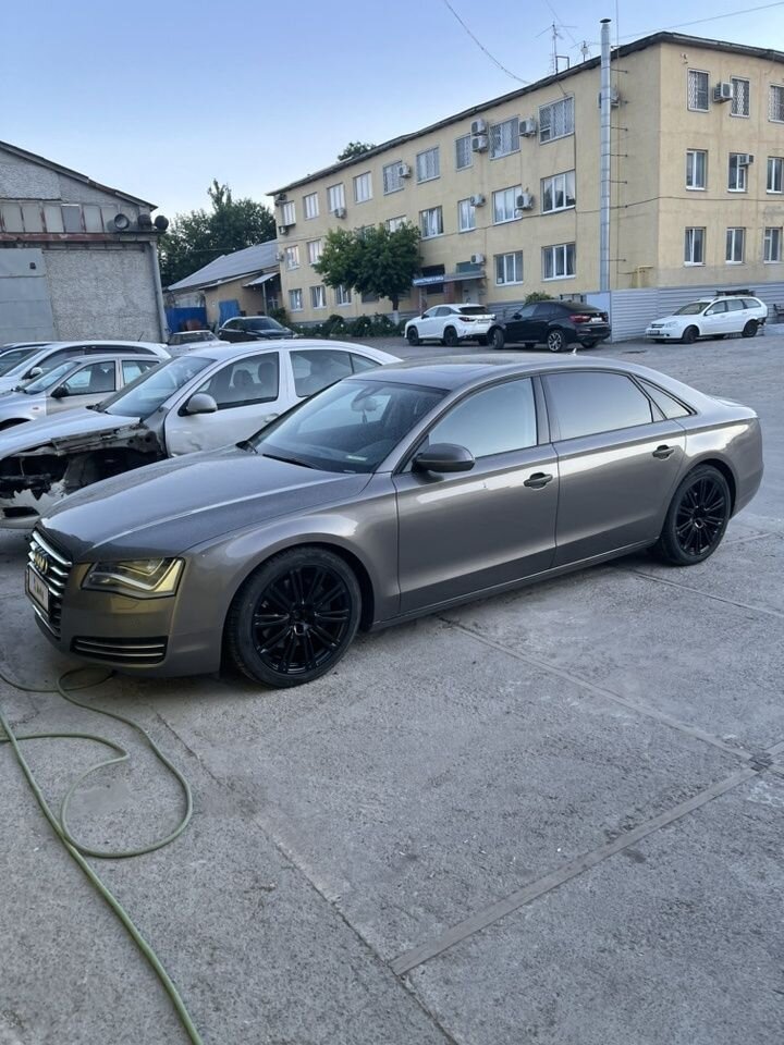 Audi A8: фото владельца