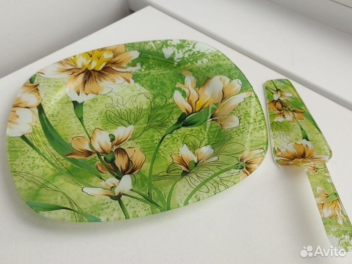 Блюдо для торта с лопаткой 30*30 см