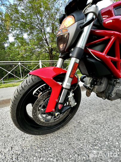 Ducati Monster 696 ABS