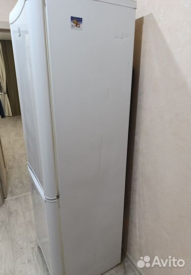 Холодильник Indesit бу