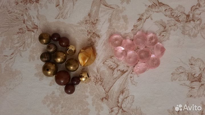 Бусины для рукоделия разные, пайетки