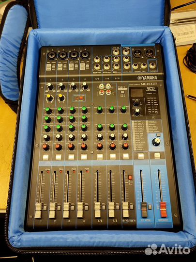 Микшер Yamaha mg10xuf с чехлом