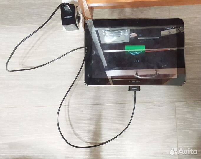 Планшет Samsung Galaxy Tab 8.9 GT-P7300