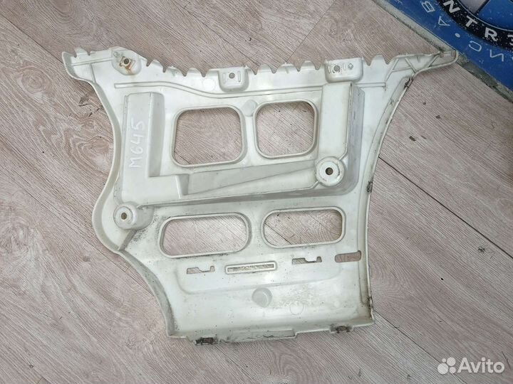 Крепление заднего бампера на BMW 3 Е90