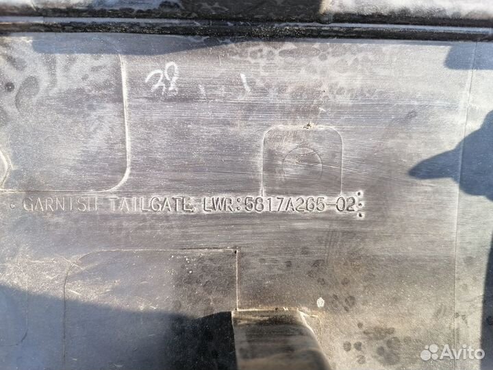 Mitsubishi Outlander 3 накладка багажника