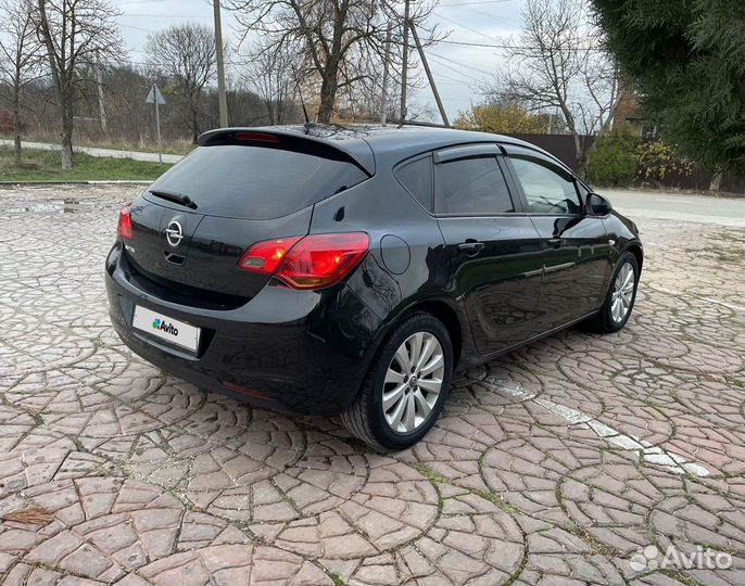 Opel Astra 1.6 МТ, 2011, 267 000 км