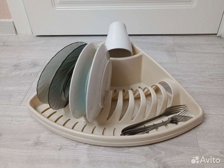 Сушилка / подставка для посуды пластик как новая