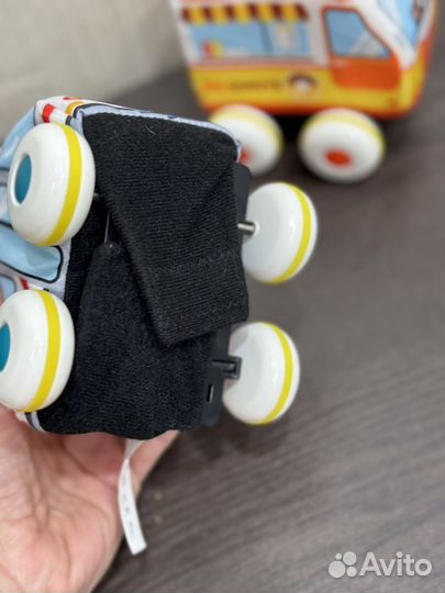 Мягкая игрушка машинка для малышей