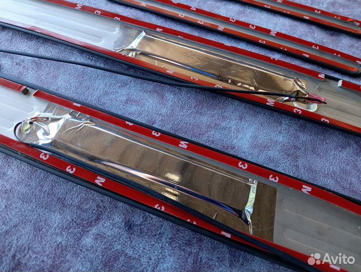 Накладки на пороги Toyota Highlander 2007-2012