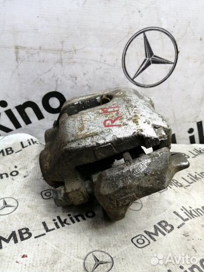 Суппорт передний правый Mercedes Ml W164