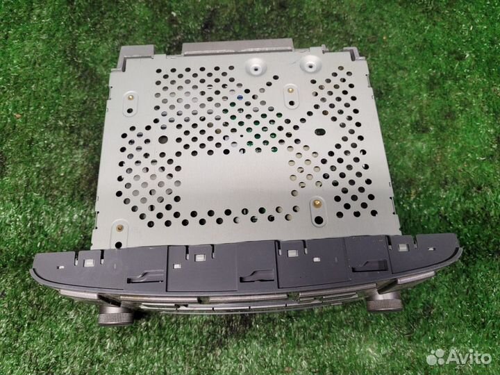 В наличии: Магнитола Toyota Avensis 2