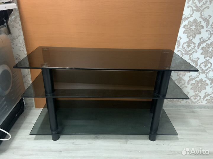 Стеклянная тумба под тв