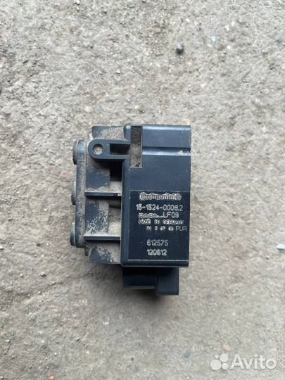 Блок клапанов пневмоподвески VW Touareg/Q7