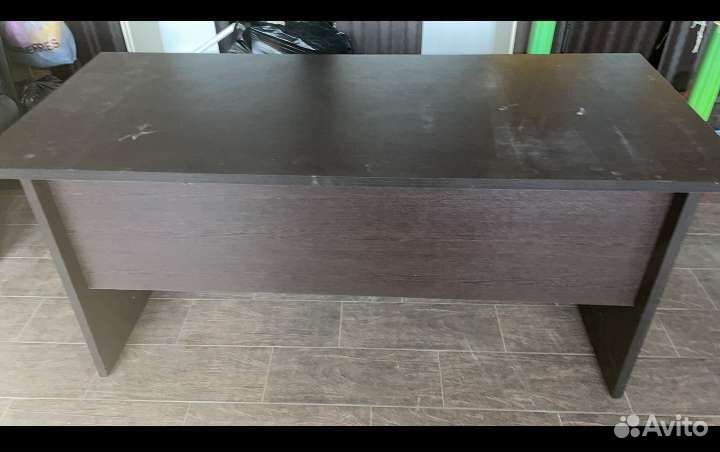 Столы офисные, витринные, шкафы