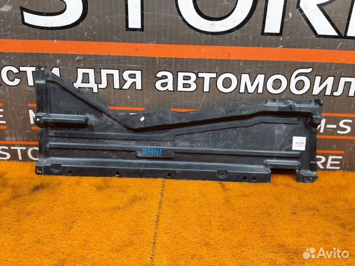 Защита днища кузова правая Bmw X5 E70 N52B30A 2007