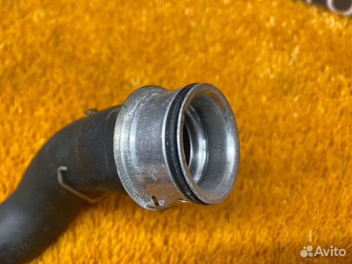 Патрубок радиатора верхний Mercedes-Benz E-Class