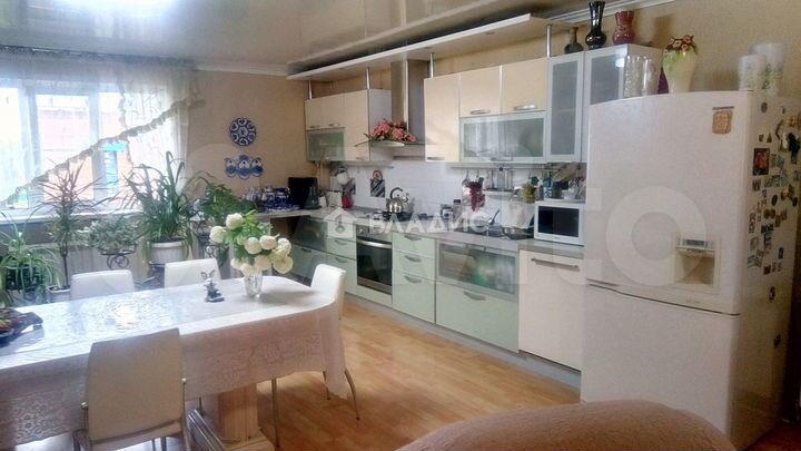 Дом 300 м² на участке 6 сот.