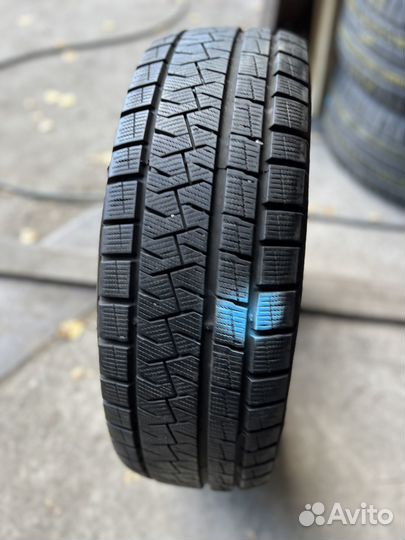 Pirelli Ice Asimmetrico 215/60 R16