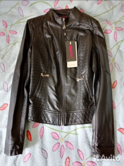 Куртка новая р 40-42