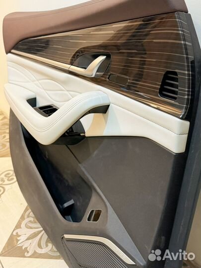 Обшивка двери geely monjaro передний левый