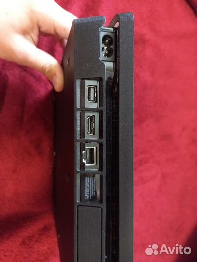 Sony ps4 slim 1tb + 4 игры на диска