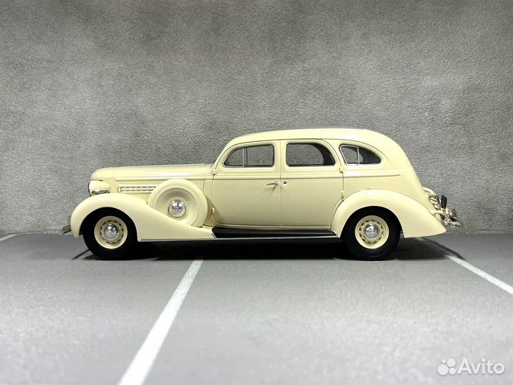 Коллекционная модель Зис-101А 1:24 Hachette