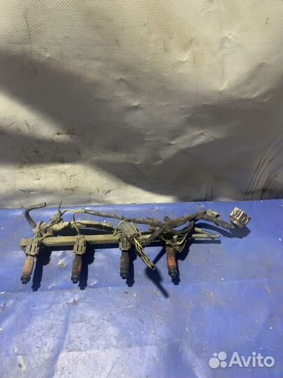 Топливная рампа mazda demio b5