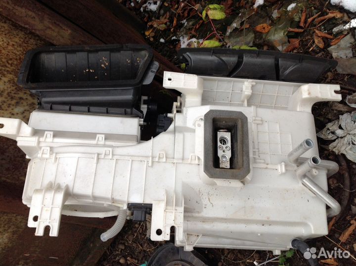 Корпус печки Митсубиси Лансер 10